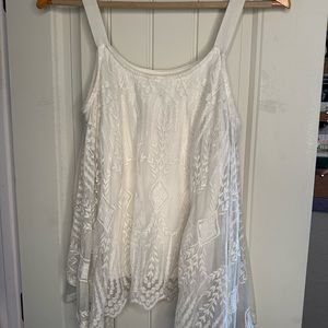 Xhilaration lace top size small